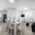 Διαμέρισμα Stancija Amorozo 5 Πόρετς