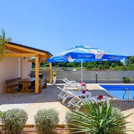 Stancija Amorozo 5 Appartement