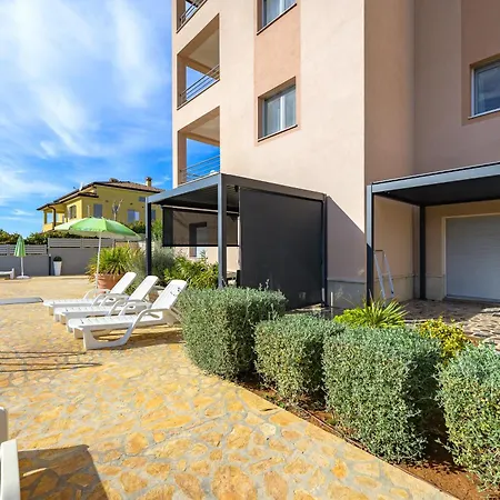 Appartement Stancija Amorozo 5 *