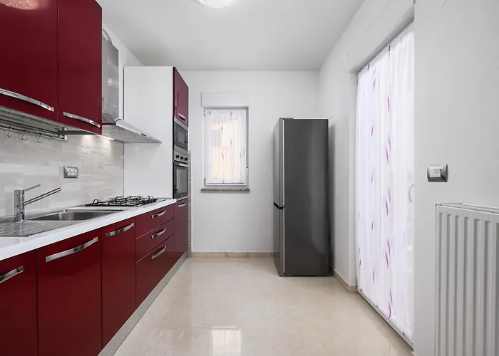 Stancija Amorozo 5 * بوريتش