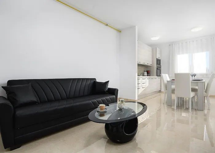 Stancija Amorozo 5 * بوريتش