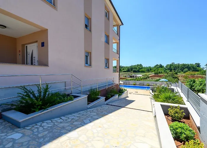 Appartement Stancija Amorozo 5 *