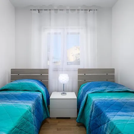 Stancija Amorozo 5 Appartamento Porec