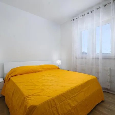 Apartman Stancija Amorozo 5 *