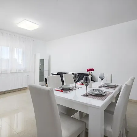 Stancija Amorozo 5 Apartment