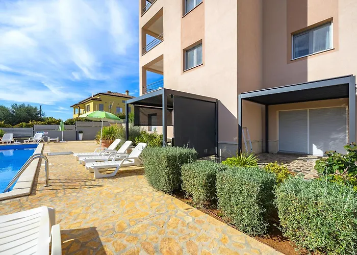 Appartamento Stancija Amorozo 5 *